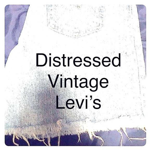 Vintage distressed style LEVIS cutoff shorts - Picture 8 of 16